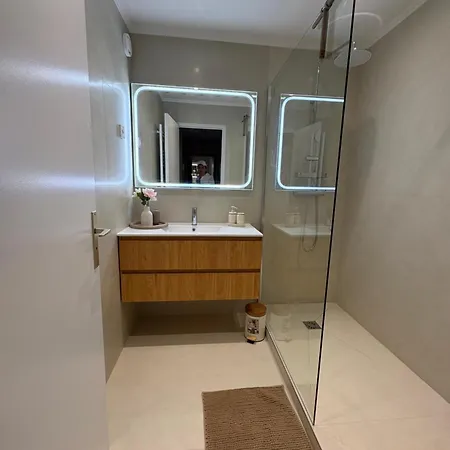 Tres Joli Apparemment A 50 Metres De La Apartman Nizza